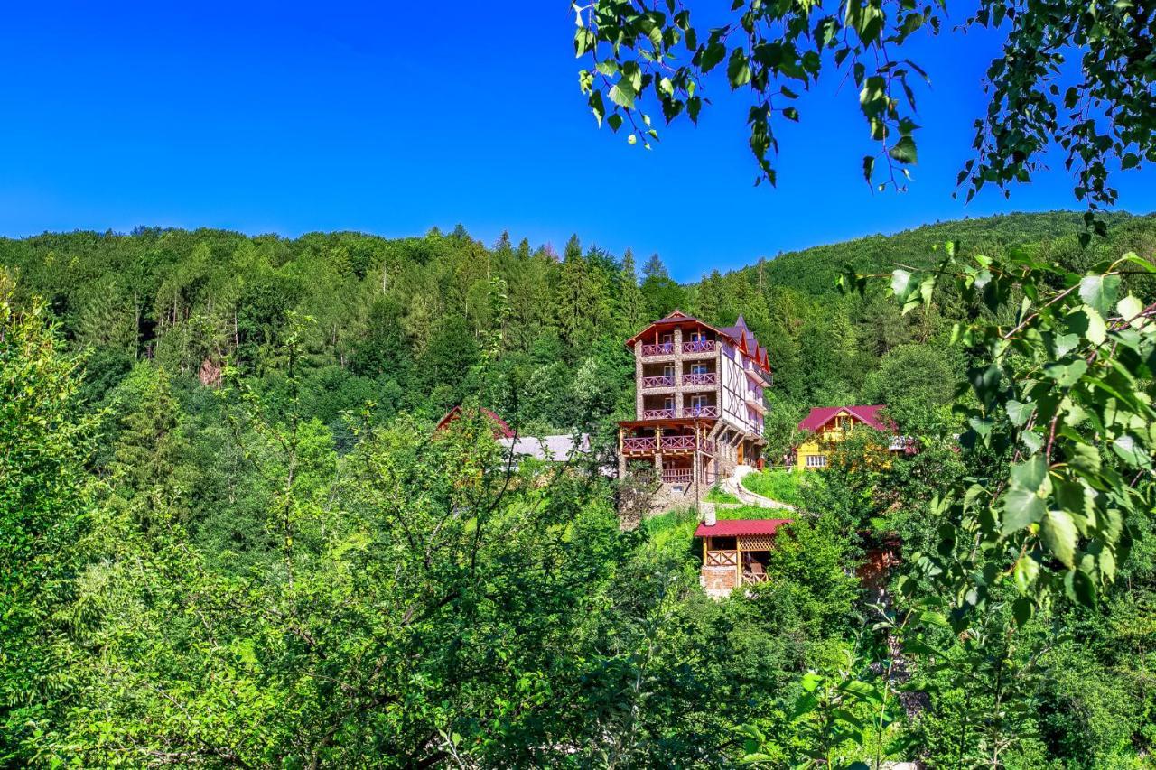 Hotel Gutsulska Rodzynka Jaremče Esterno foto